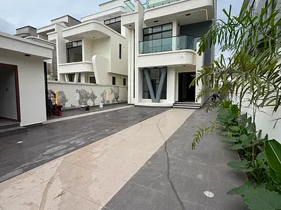 Exquisite 5-Bedroom Luxury Detached Duplex Lekki Phase 1