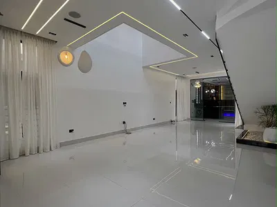 Luxury 5 Bedroom Fully Detached