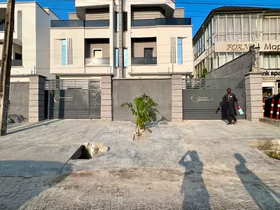 4 Bedroom Detached Duplex with Boy's Quarters