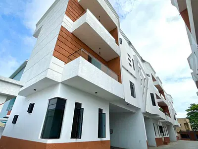 Lovely 4 Bedroom Terrace Duplex with a BQ, Swimming Pool