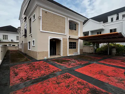 6 Bedroom Fully Detached Duplex with BQ in a Well Built Estate