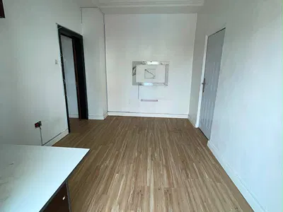 Sharp Upstairs Miniflat Available