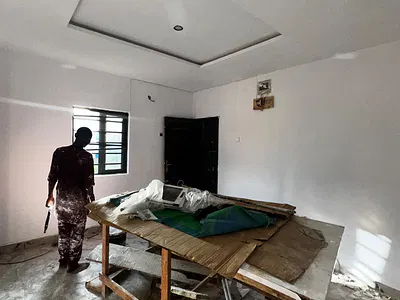 Very Sharp Classic Spacious Self Contain Upstairs