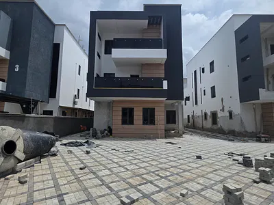 Luxury 5 Bedroom Detached Duplex with Rooftop Terrace