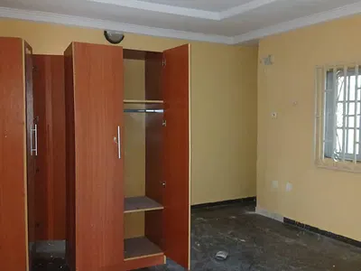 Clean and Very Spacious 3 Bedroom Apartment Up and Down
