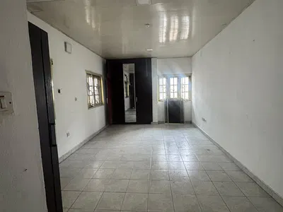 Well Maintained, Five (5) Bedrooms Fully Detached House with 2