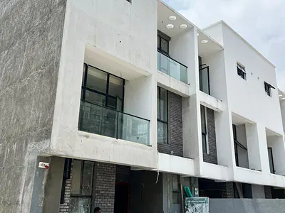 Well Built 2 Bedroom Apartment in a Secure Location