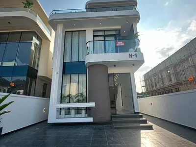 Five Bedroom Fully Detached Duplex with BQ