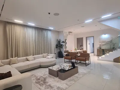 Luxurious 4 Bedroom High Rise Maisonette