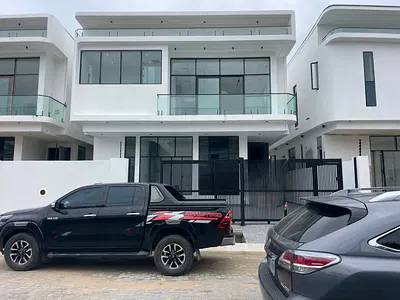Four Bedroom Detached Duplex + BQ + Swimming Pool