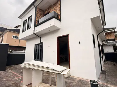 4 Bedroom Detached House with a Room BQ