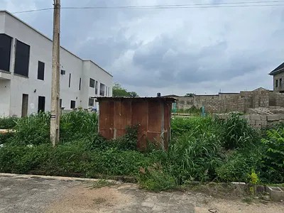 *500SQM of Dry Parcel of Land with 4 Bedroom Duplex