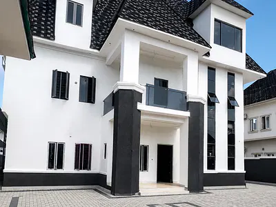 7 Bedroom Penthouse Detached Duplex