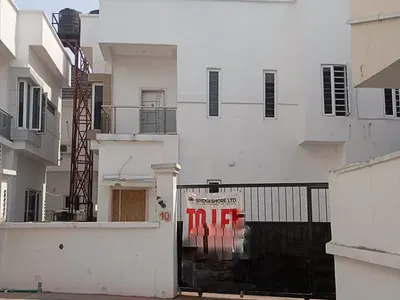 4-Bed Luxury Duplex (Self Compound)