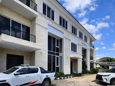 Serviced with 24/7 Power Supply 4 Bedroom En-Suite Townhouse