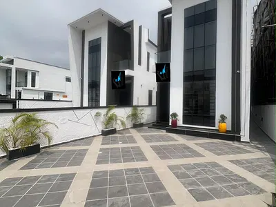 Exquisitely Built 5 Bedroom Fully Detached Duplex