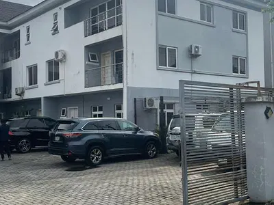 Luxury 4-Bedroom Terraced Duplex with BQ