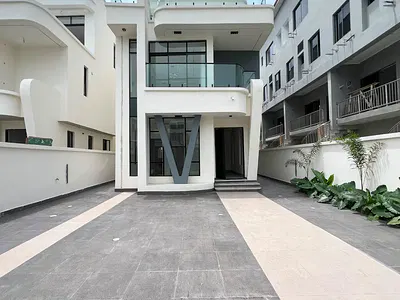 Luxury 5-Bedroom Duplex with Pool, Cinema & BQ