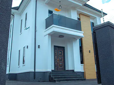 Luxury 5-Bedroom Fully Detached Duplex