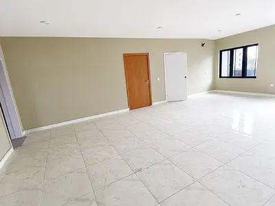 3 Beds Apartments