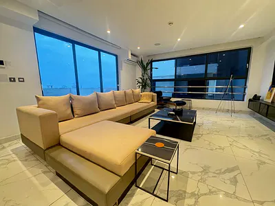 High-End 4 Bedroom Penthouse