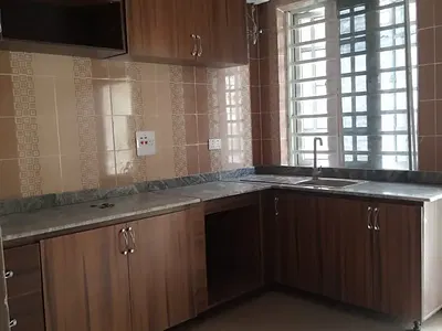Massive 3 Bedroom Flat Downstairs