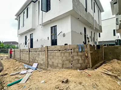 Beautiful 4 Bedroom Duplex with a BQ
