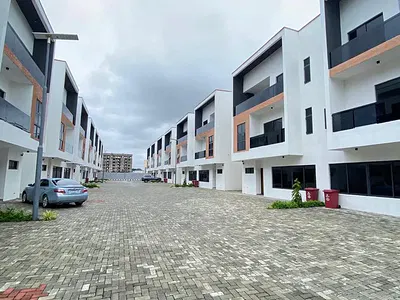 4 Bedroom S-Detached Duplex+bq