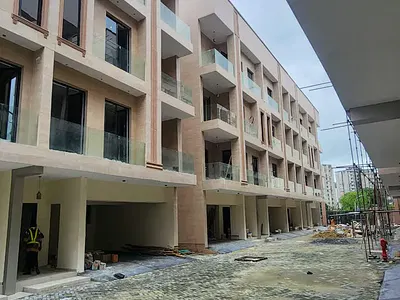 4 Bedroom Terrace and 2 Rooms BQ with Large Pent Floor Terrace