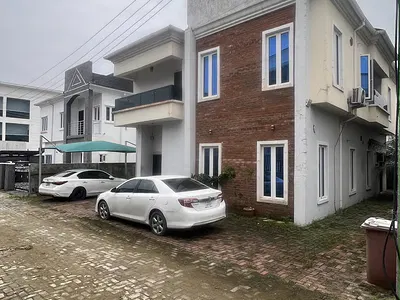 Beautifully Built 4 Bedroom Fully Detached Duplex