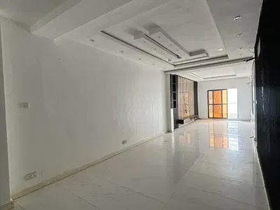 Lovely 2 Bedroom Apartment with Elevator, Gym and Pool
