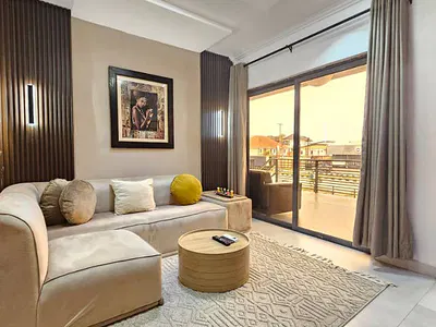 Luxury 1 Bedrooms Apartment with Football Pitch