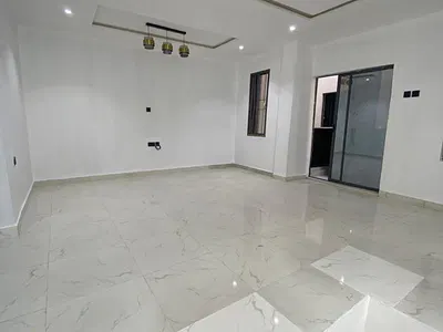 4) Bedroom Maisonette House with BQ