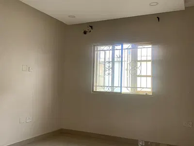 Mini Flat Available
