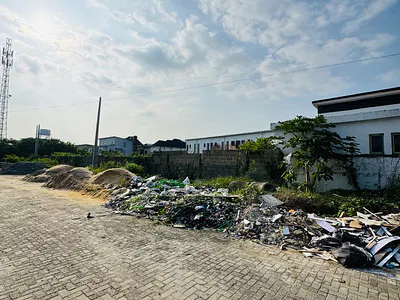 1200 Residential Plot Available in an Estate