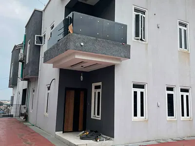 Clean 4bedroom Duplex