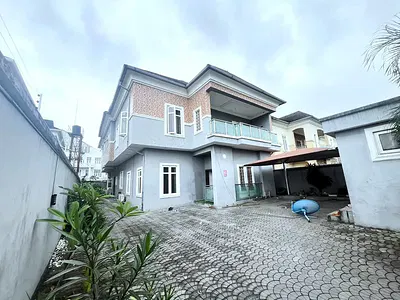 A Stand Alone 5 Bedroom House