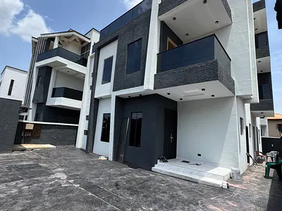 Newly Built 5 Bedroom Fully Detached Duplex with a Room BQ
