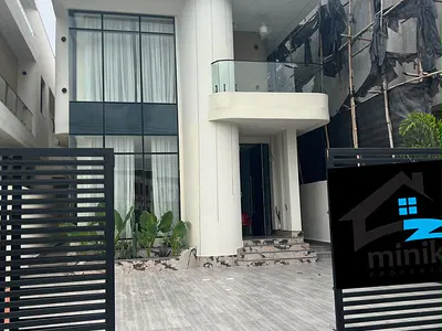 Exquisitely Built 5 Bedroom Fully Detached Duplex with Swimming Pool