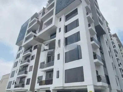 Luxurious and Spacious 4-Bedroom Apartments