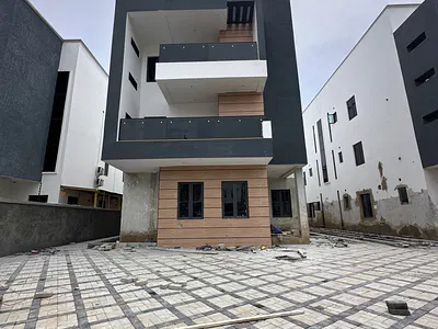 Luxury 5 Bedroom Fully Detached Duplex with BQ, Rooftop Lounge