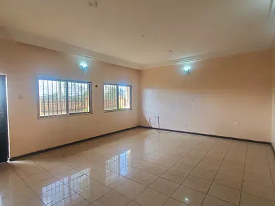Superluxury 3bedroom Flat on Ground Floor*