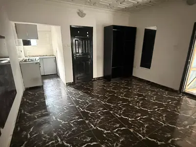 Beautiful Luxurious Juicy Charming Spacious Studio Apartment