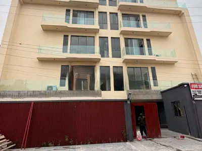 Uniquely Built 4 Bedroom Apartment & Penthouses.
