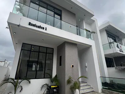 Smartly Finished Luxury 4 Bedroom Fully Detached Duplex with Swimming Pool