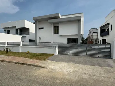 Luxury 5 Bedroom Fully Detached Duplex with BQ and Pool