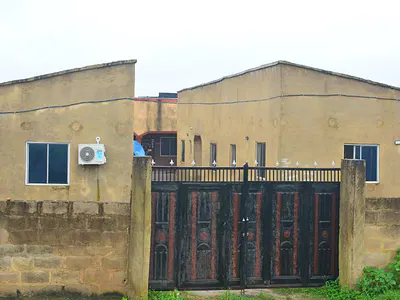 4 Units of 1 Bedroom Flat and 2 Units of 1 Bedroom