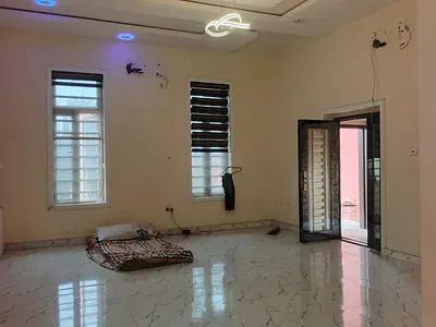 5 Bedrooms Duplex
