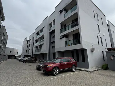Spacious 4 Bedroom Maisonette Duplex BQ