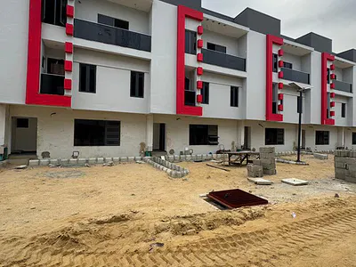 Very Spacious 4 Bedroom Terrace Duplex with BQ